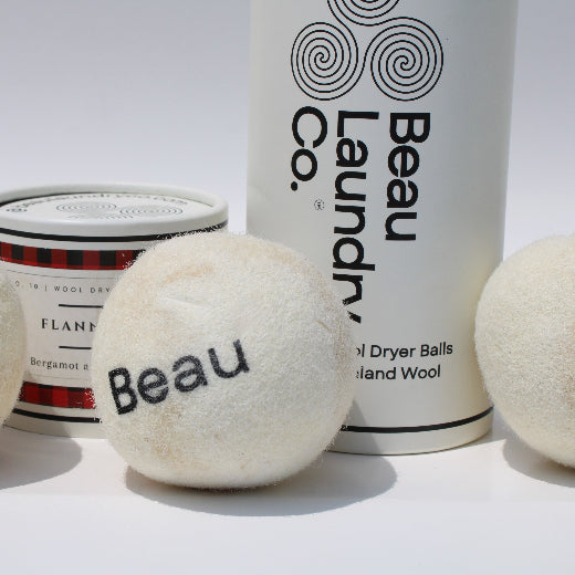 Dryer laundry balls with packaging