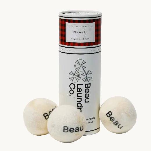 Dryer laundry balls with packaging