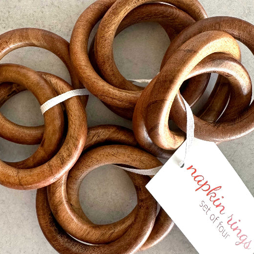 Set of 4 wooden napkin rings 